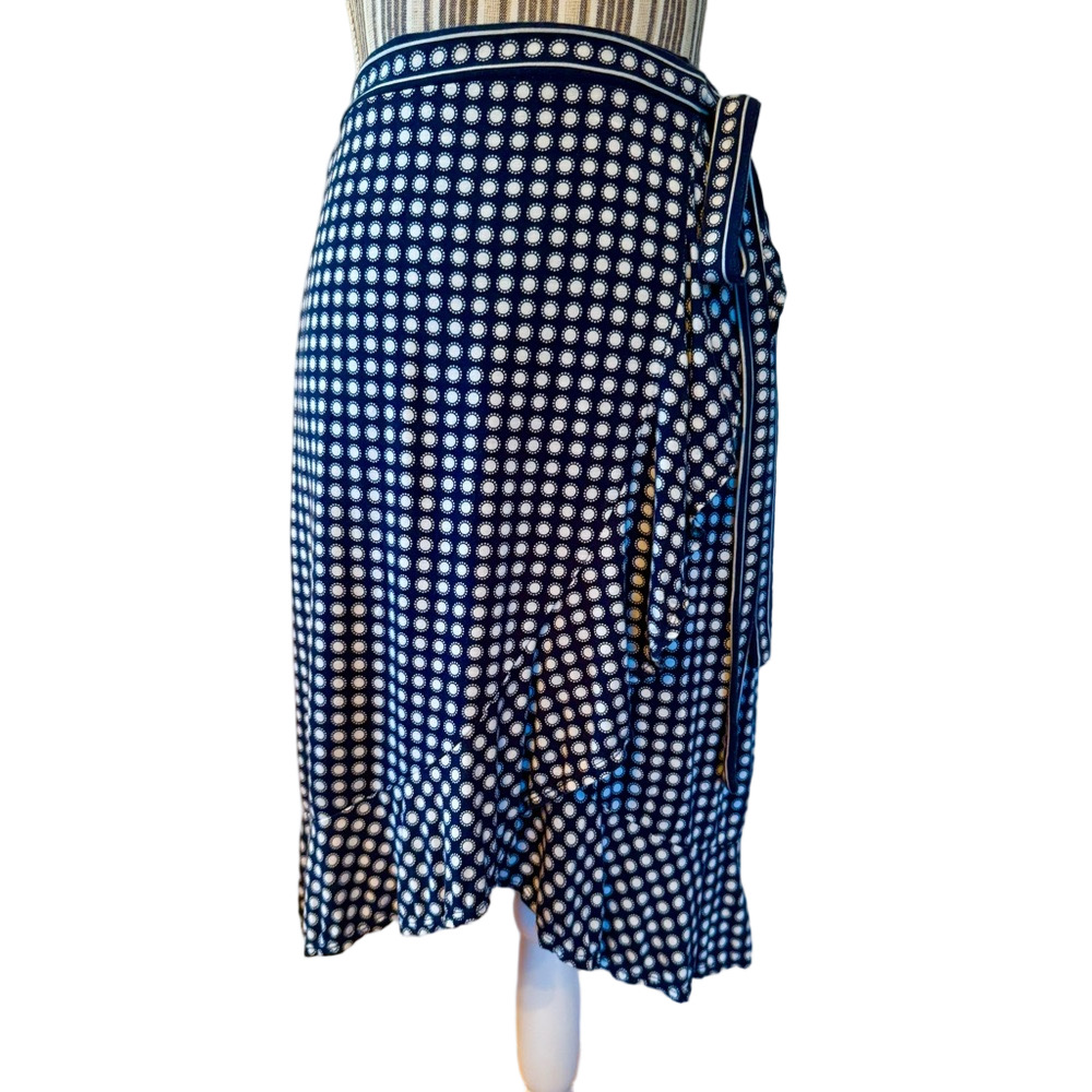 MAX Studio Navy & White wrap skirt size medium